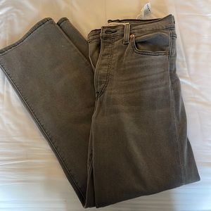 Gray Levi’s Ribcage Straight Jeans
